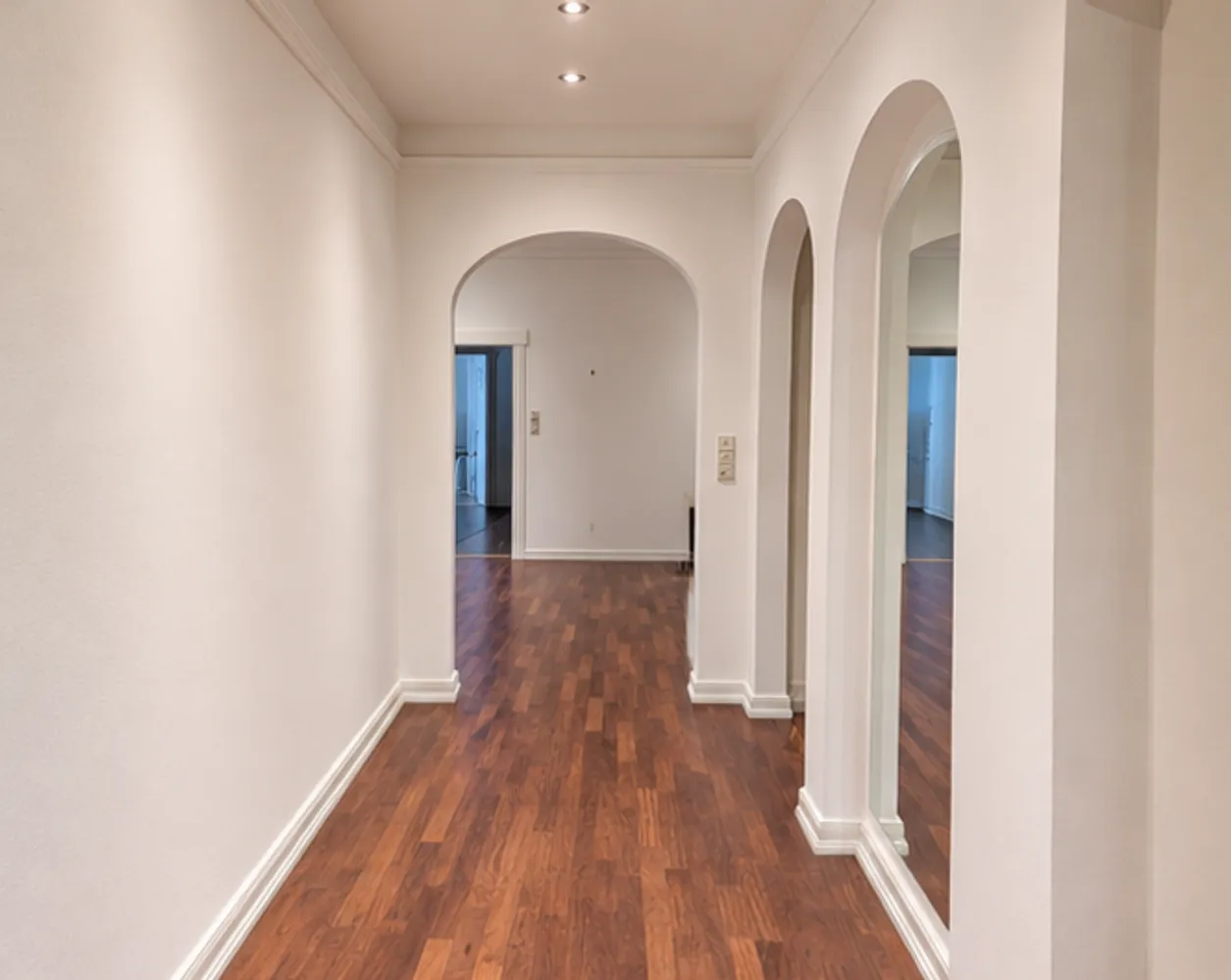 7 Zimmer Wohnung mit 261 m² in Hamburg – Bild 2