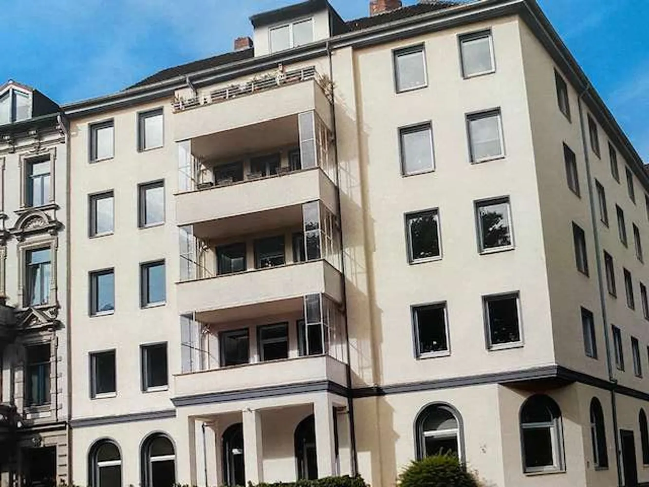 4 Zimmer Wohnung mit 119 m² in Hannover – Bild 1