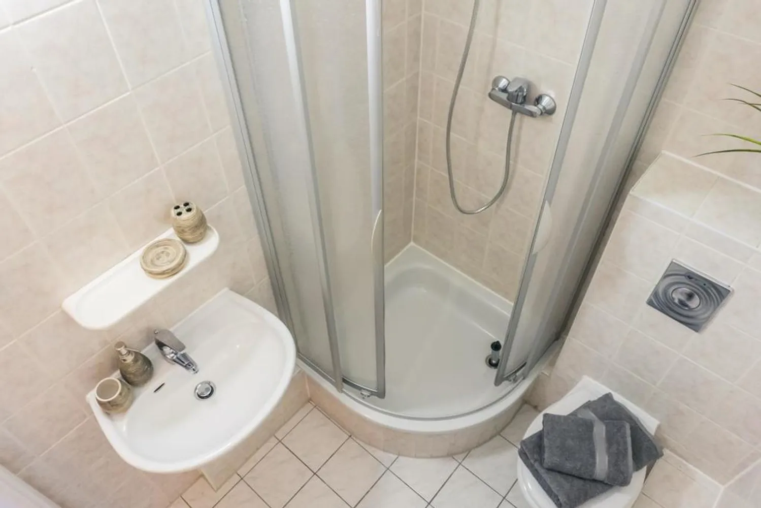 1 room apartment with 27 m² in Chemnitz – Photo 2