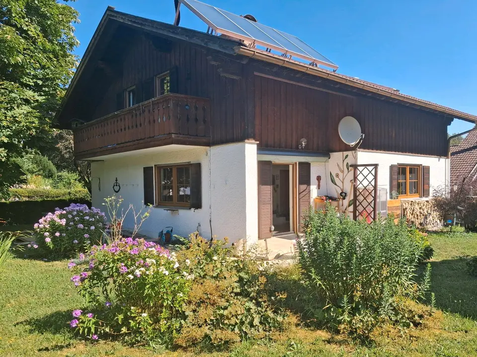 8 Zimmer Haus mit 300 m² in Leer – Bild 1