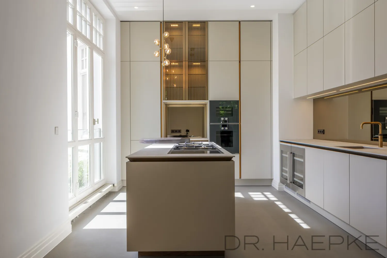 7 Zimmer Wohnung mit 230 m² in Hannover – Bild 1