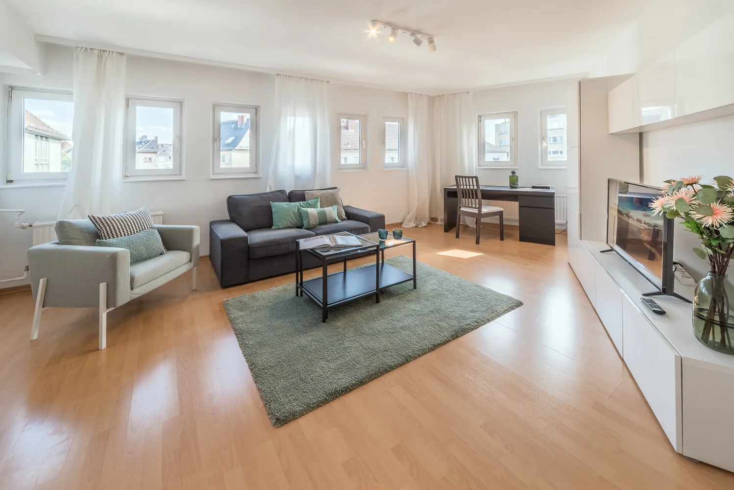2 room apartment with 55 m² in Frankfurt am Main – Photo 2