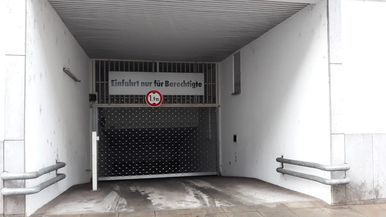 1 room apartment with 32 m² in Stuttgart – Photo 10