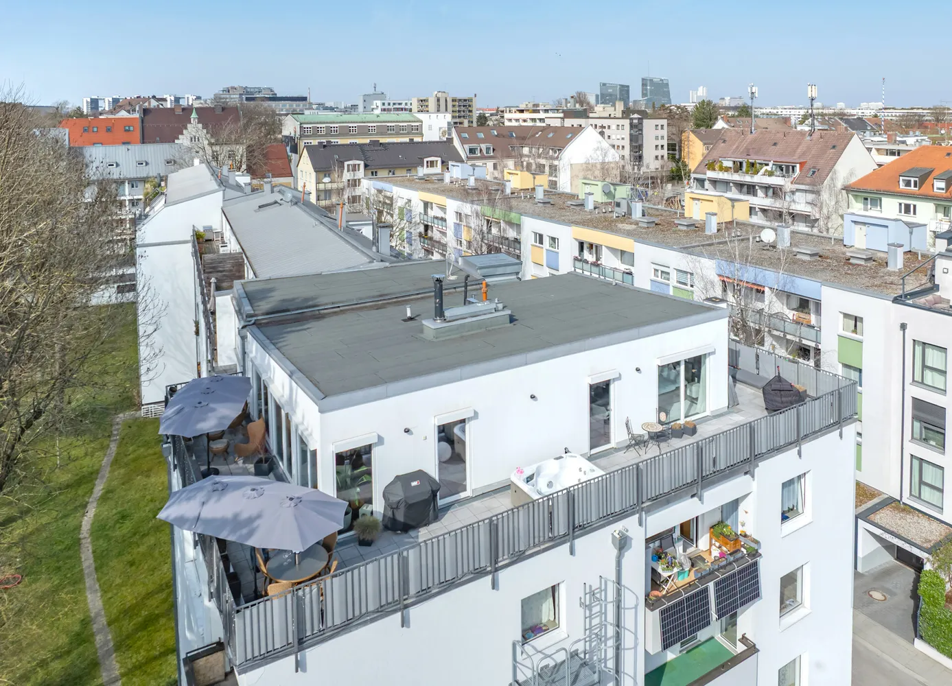 4 Zimmer Wohnung mit 136 m² in München – Bild 3