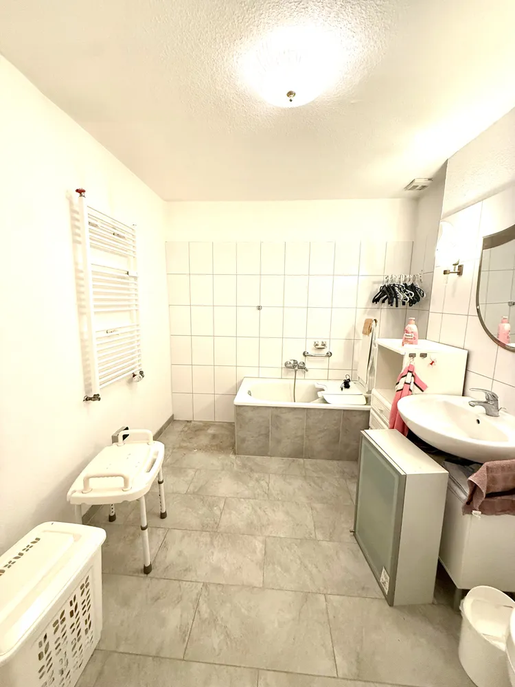 4 Zimmer Wohnung mit 121 m² in Krefeld – Bild 1