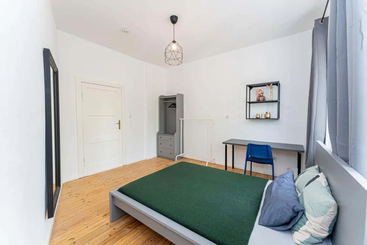 Shared room with 14 m² in Berlin – Photo 3