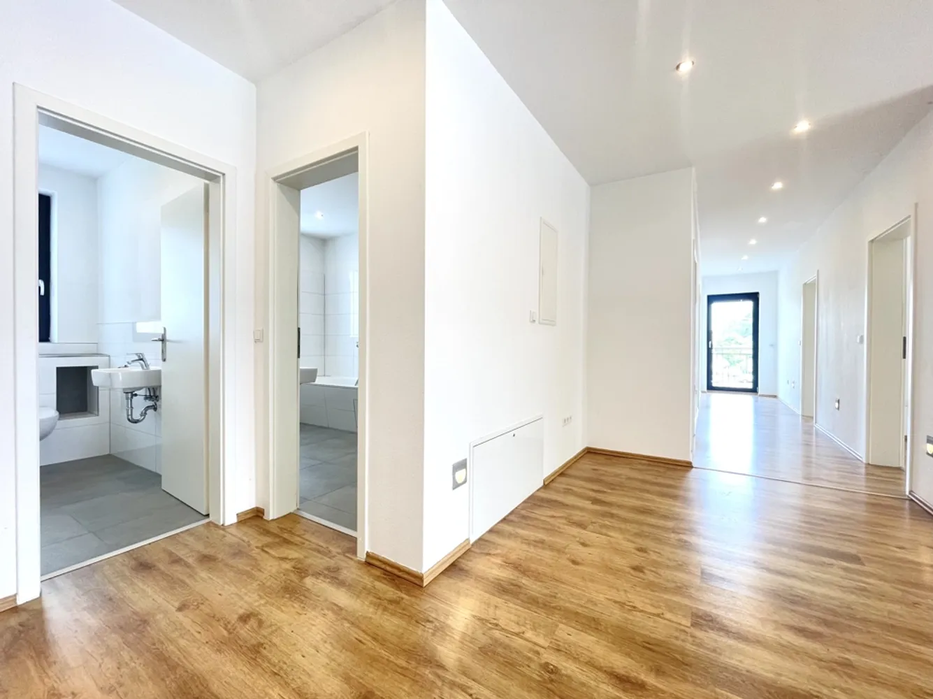 4 Zimmer Wohnung mit 126 m² in Langenhagen – Bild 2