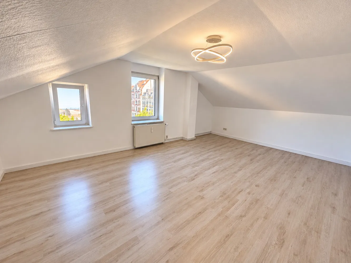 6 Zimmer Wohnung mit 100 m² in Hagen – Bild 2