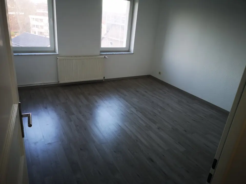 4 Zimmer Wohnung mit 120 m² in Duisburg – Bild 1