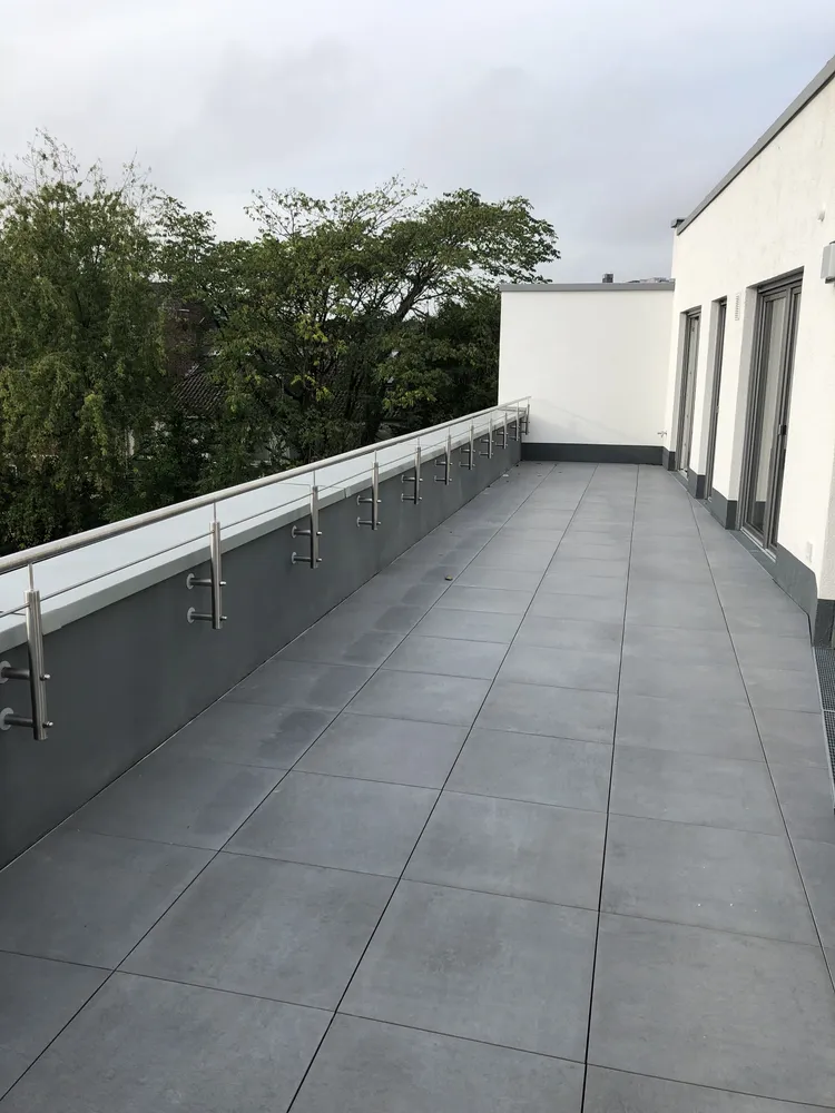 4 Zimmer Wohnung mit 144 m² in Neuss – Bild 1