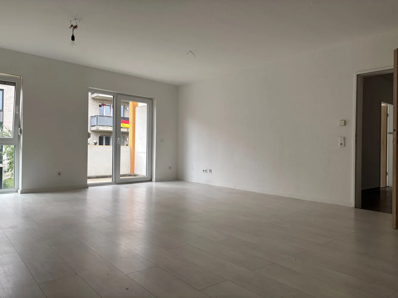 2 Zimmer Wohnung mit 81 m² in Köln – Bild 2