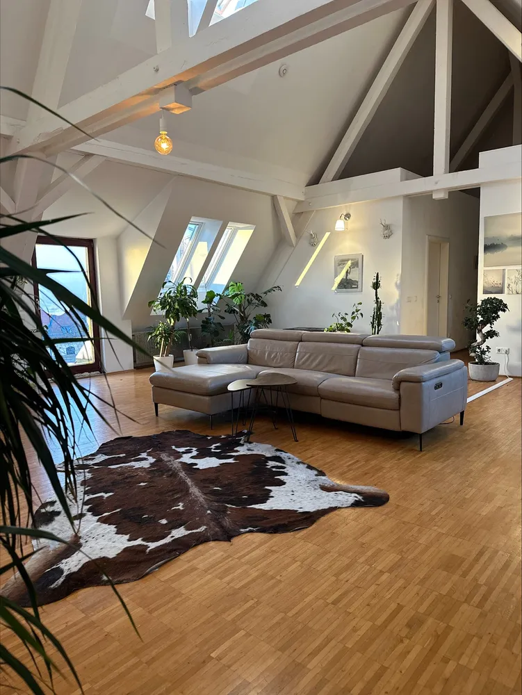 4 Zimmer Wohnung mit 174 m² in Stuttgart – Bild 1