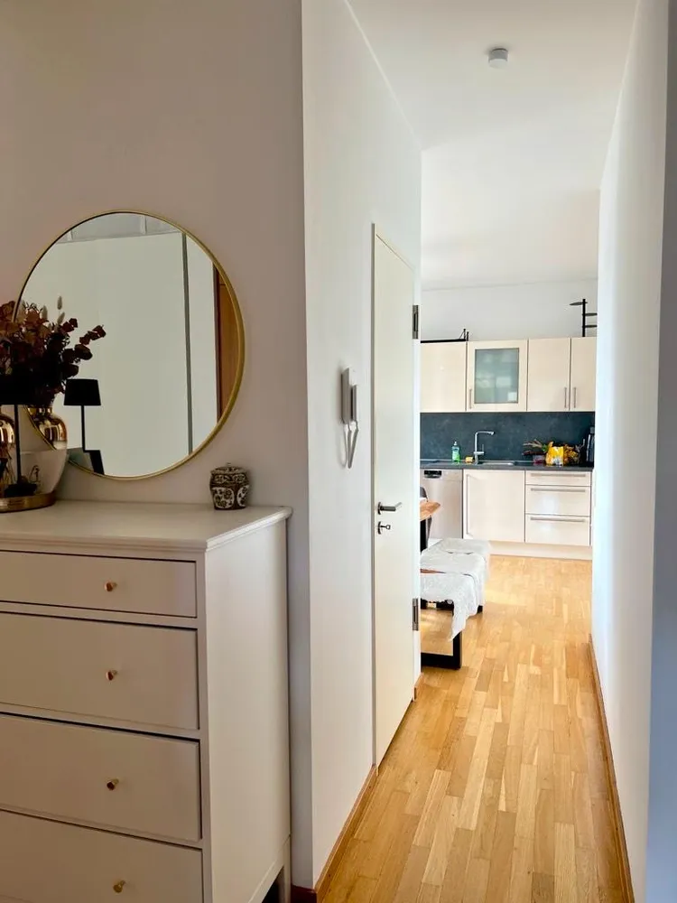 2 Zimmer Wohnung mit 92 m² in Hamburg – Bild 2