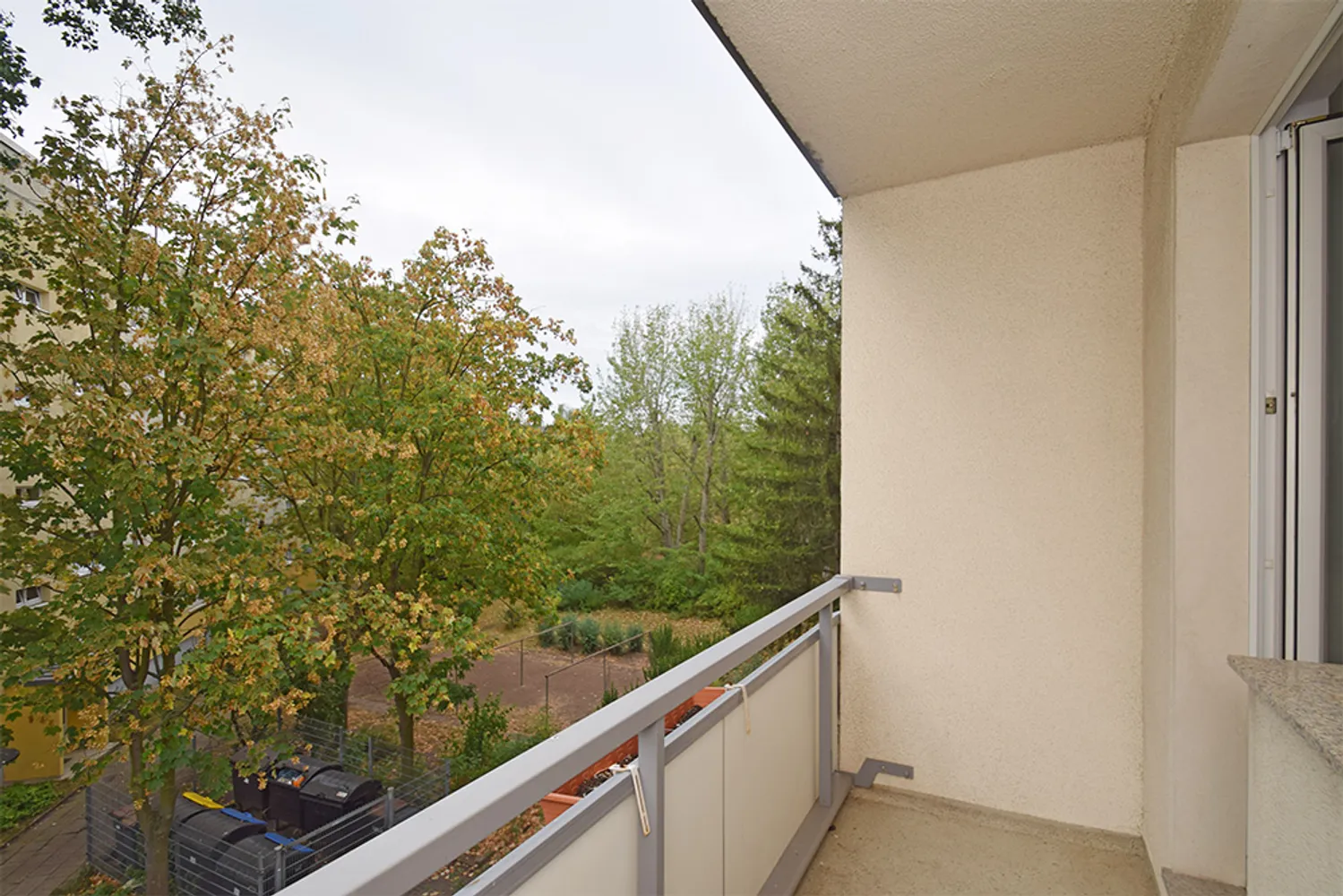 4 Zimmer Wohnung mit 72 m² in Halle (Saale) – Bild 1