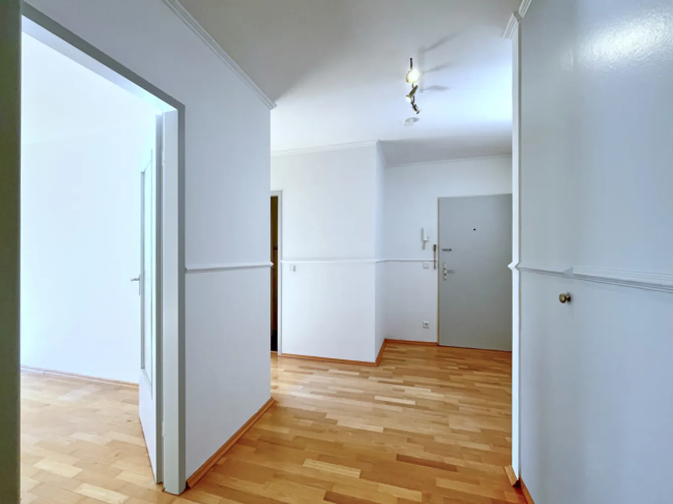 2 Zimmer Wohnung mit 76 m² in Düsseldorf – Bild 6