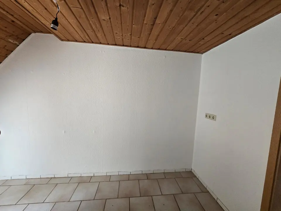 3 Zimmer Wohnung mit 67 m² in Weißenfels – Bild 2