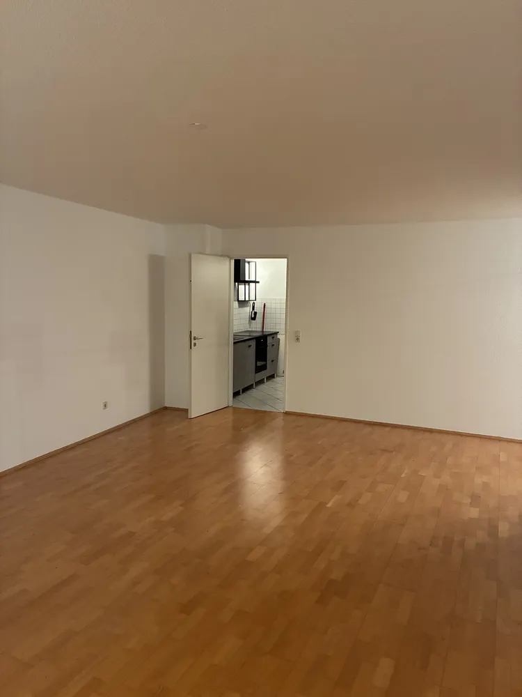 2 Zimmer Wohnung mit 83 m² in Köln – Bild 2