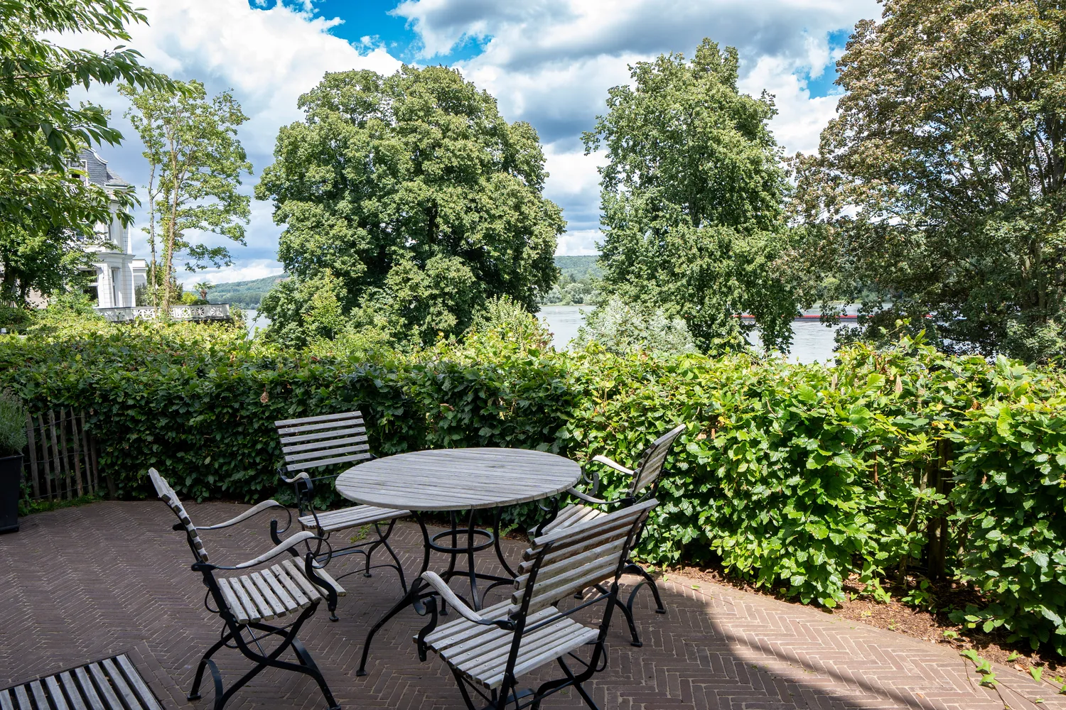 6 Zimmer Wohnung mit 412 m² in Bonn – Bild 2