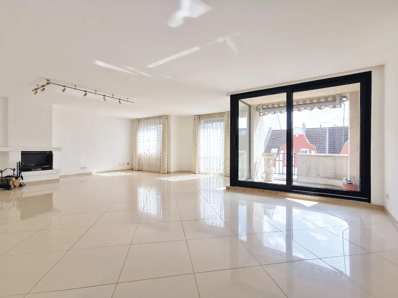 3 Zimmer Wohnung mit 128 m² in Düsseldorf – Bild 1