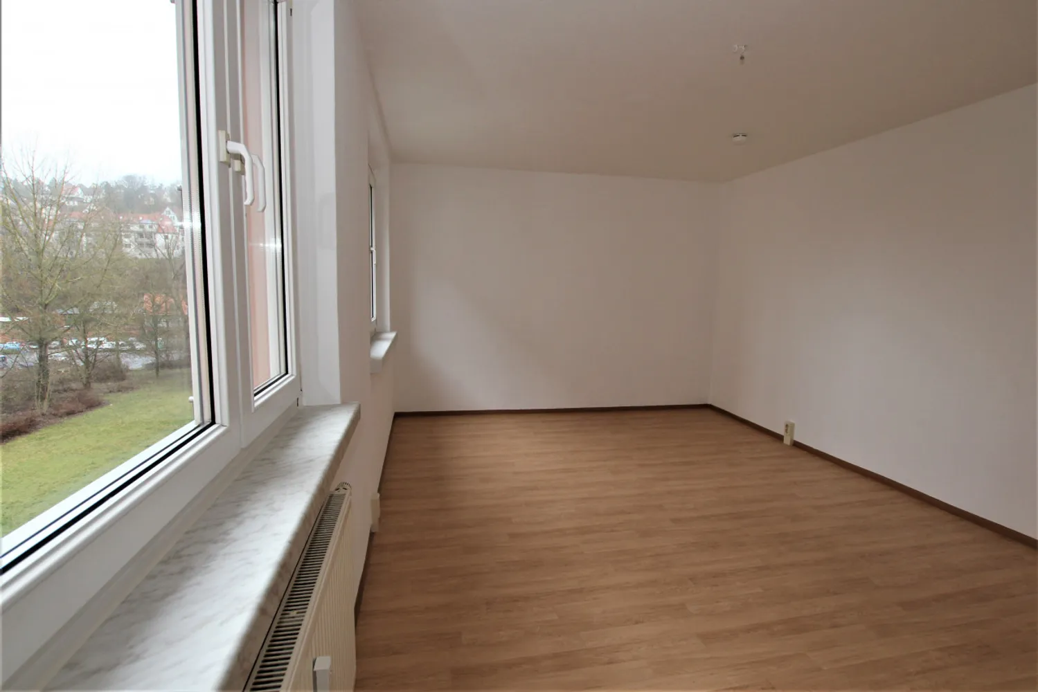 2 Zimmer Wohnung mit 55 m² in Suhl – Bild 2