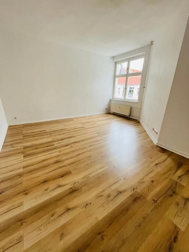 2 room apartment with 80 m² in Berlin – Photo 4
