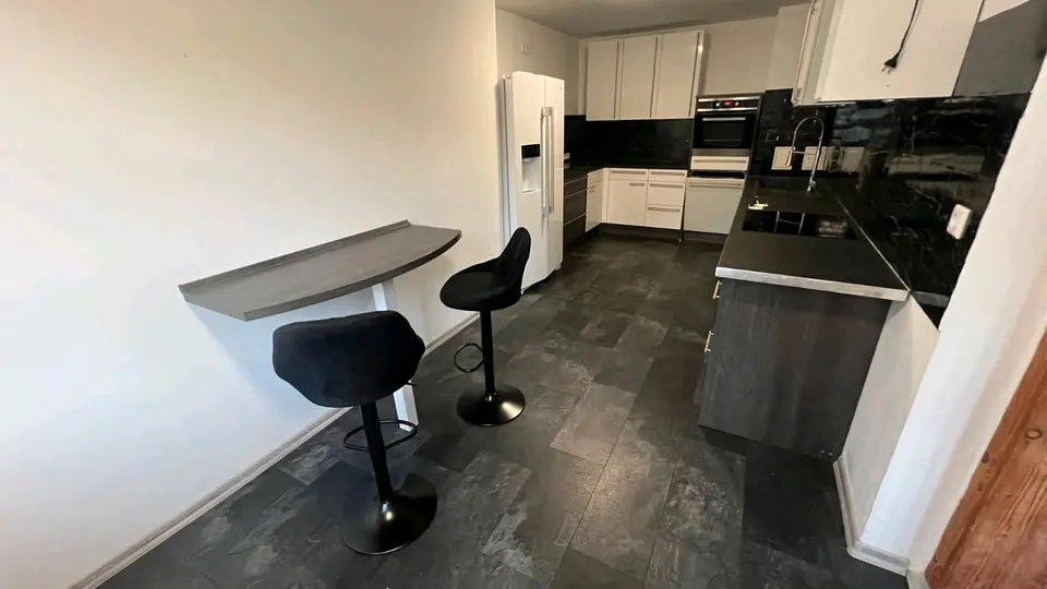 4 Zimmer Wohnung mit 138 m² in Meiningen – Bild 3