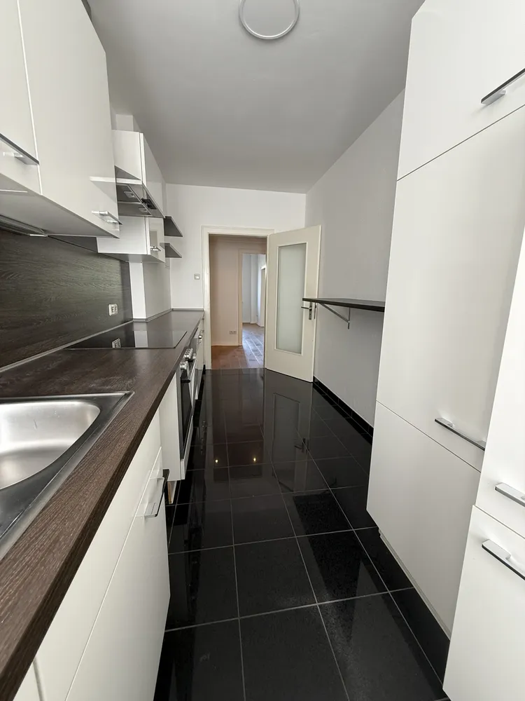 3 Zimmer Wohnung mit 70 m² in Düsseldorf – Bild 4