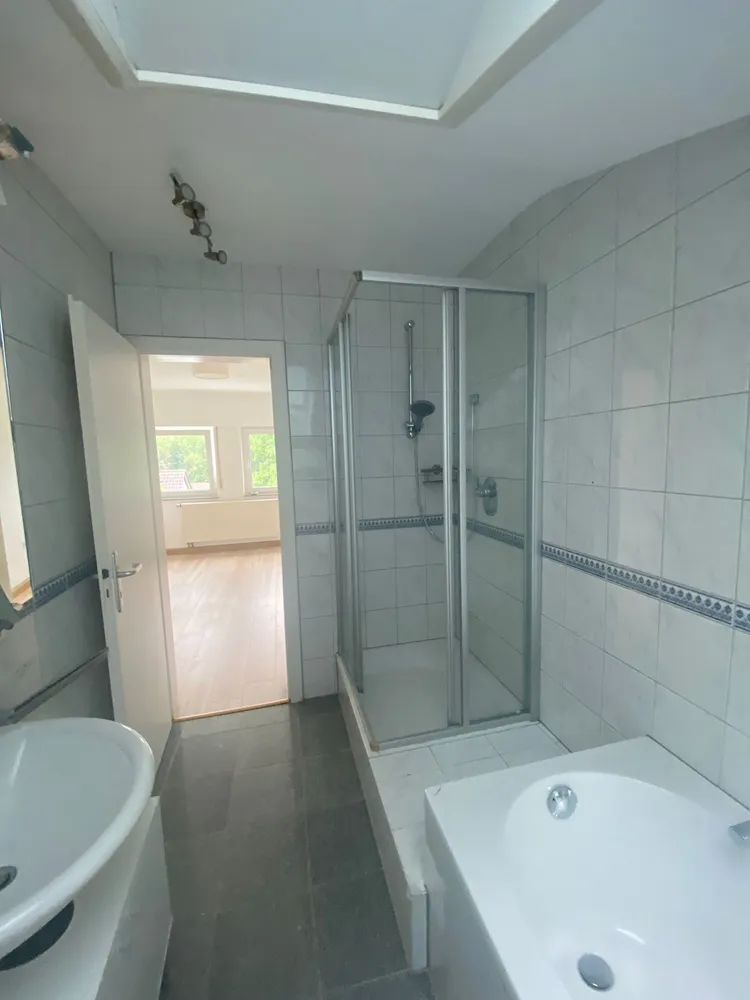 4 Zimmer Wohnung mit 100 m² in Stuttgart – Bild 3