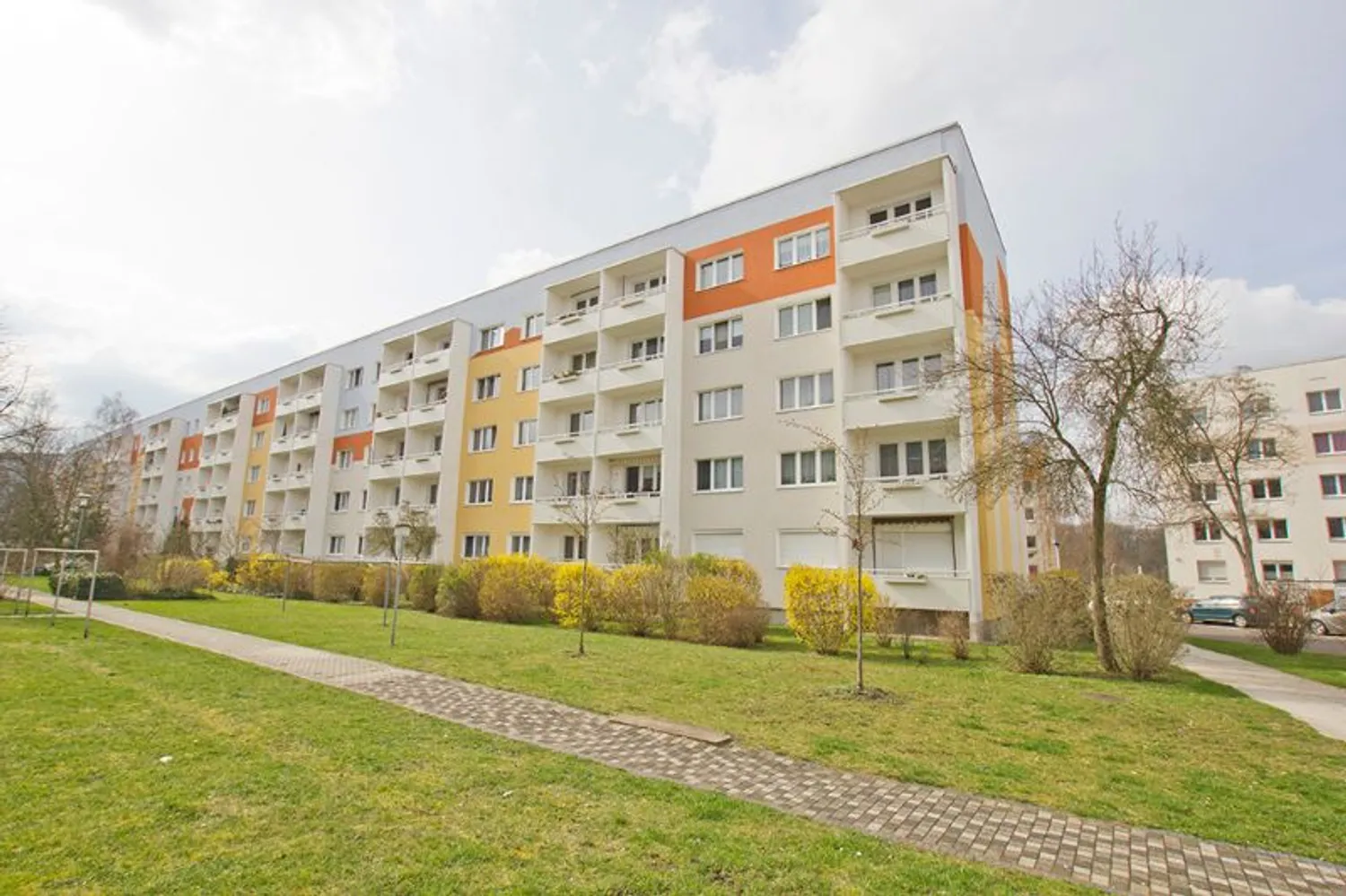 3 Zimmer Wohnung mit 60 m² in Halle (Saale) – Bild 2