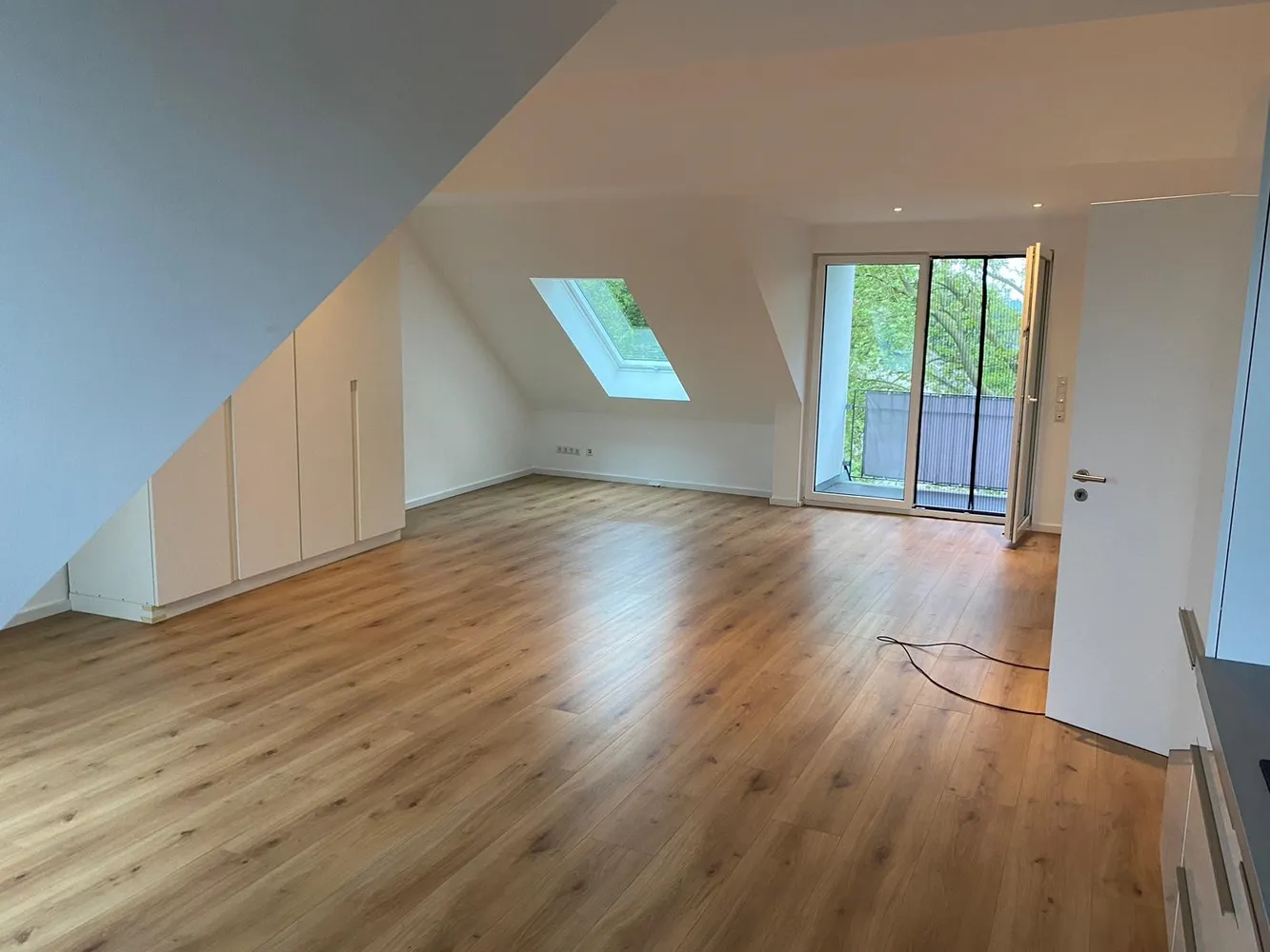 2 Zimmer Wohnung mit 77 m² in Bonn – Bild 4