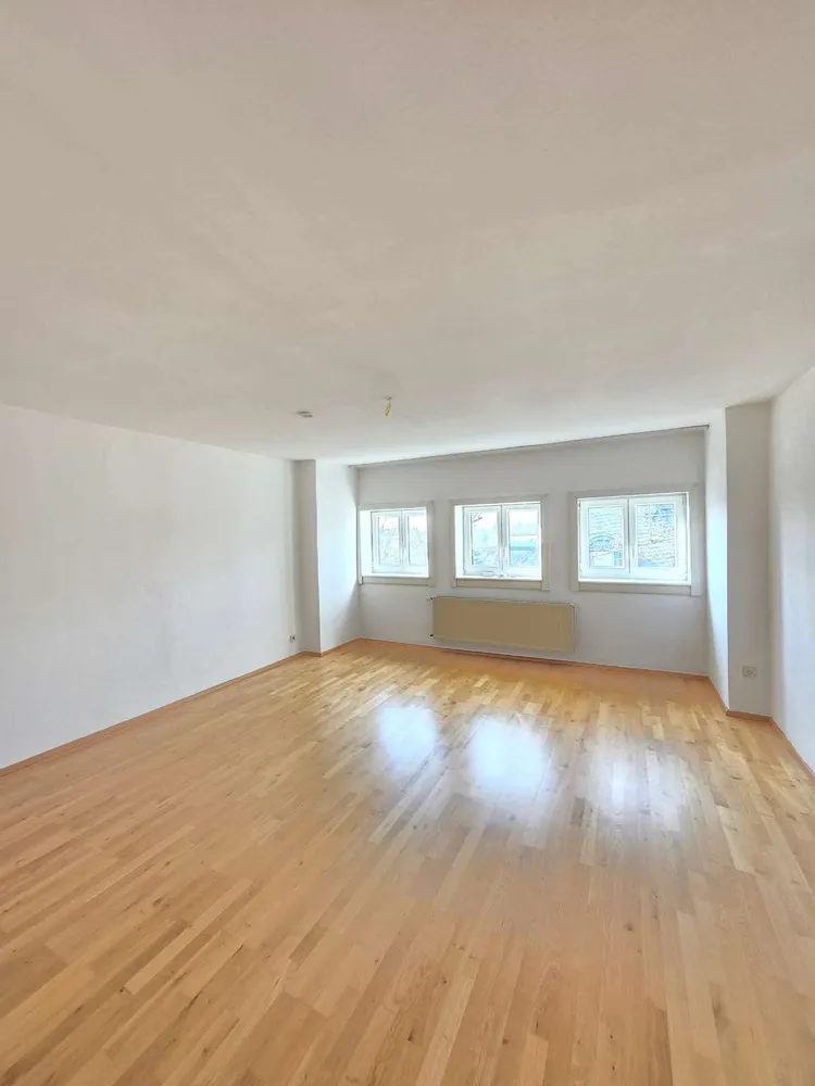 3 Zimmer Wohnung mit 101 m² in Wiesbaden – Bild 2