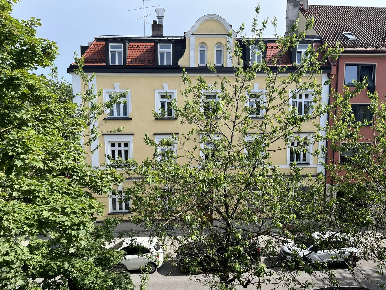 4 Zimmer Wohnung mit 85 m² in München – Bild 3