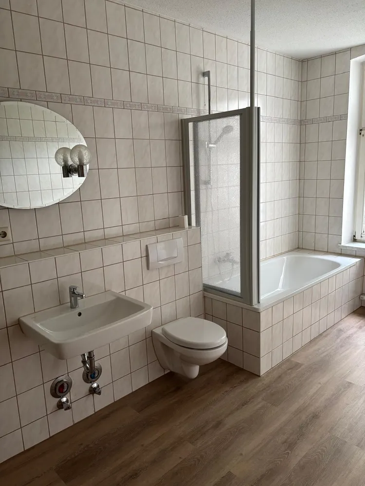 4 Zimmer Wohnung mit 93 m² in Plauen – Bild 1