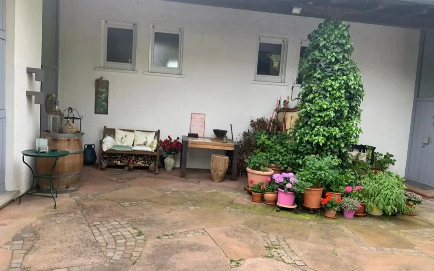 Shared room with 25 m² in Leonberg – Photo 1