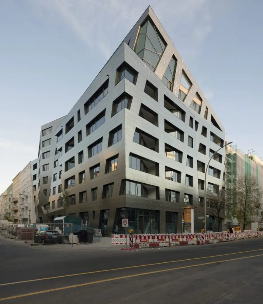 2 Zimmer Wohnung mit 77 m² in Berlin – Bild 1