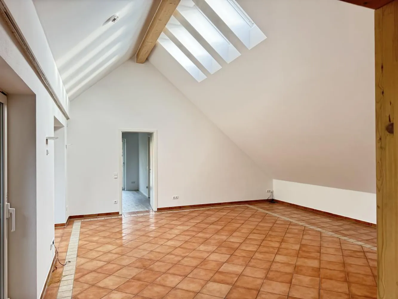 2 Zimmer Wohnung mit 109 m² in München – Bild 10