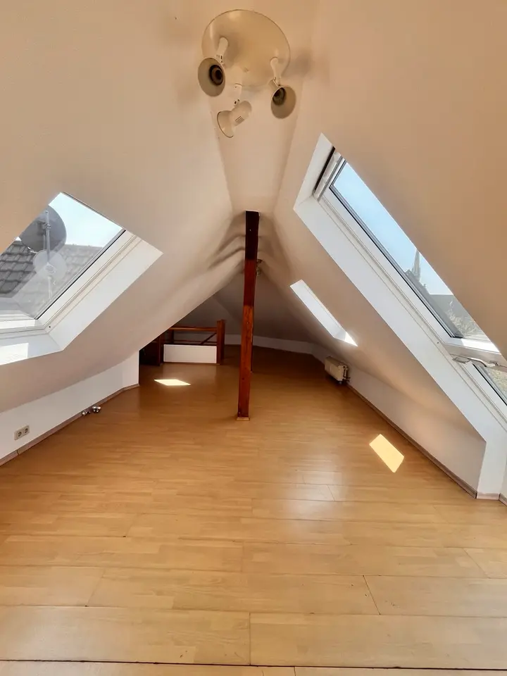 7 Zimmer Wohnung mit 130 m² in Saarbrücken – Bild 1