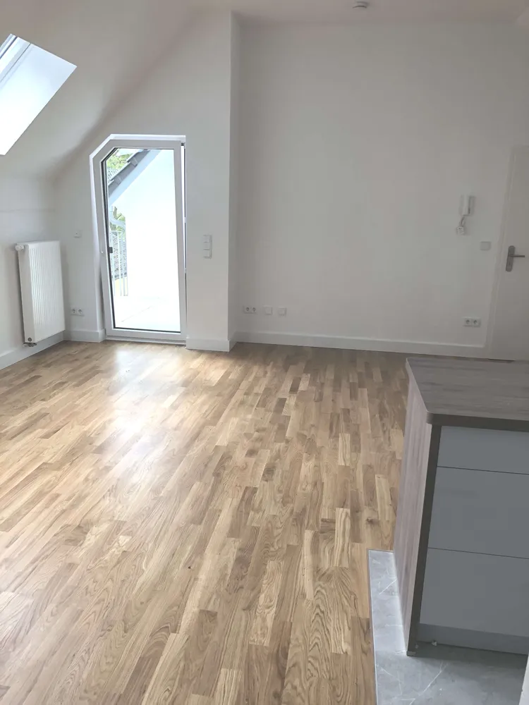 2 Zimmer Wohnung mit 81 m² in Frankfurt am Main – Bild 2