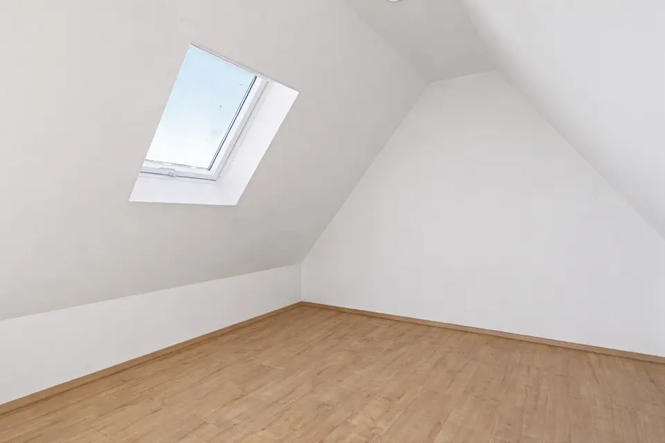 4 Zimmer Wohnung mit 93 m² in Bitterfeld-Wolfen – Bild 3
