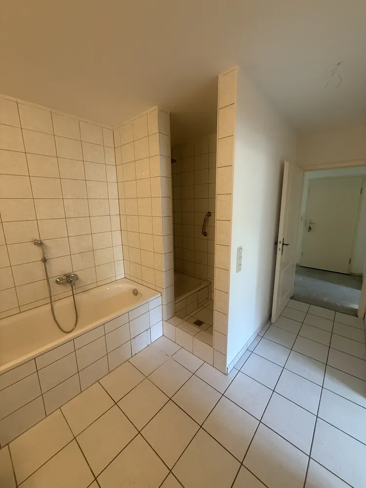2 Zimmer Wohnung mit 88 m² in Duisburg – Bild 8