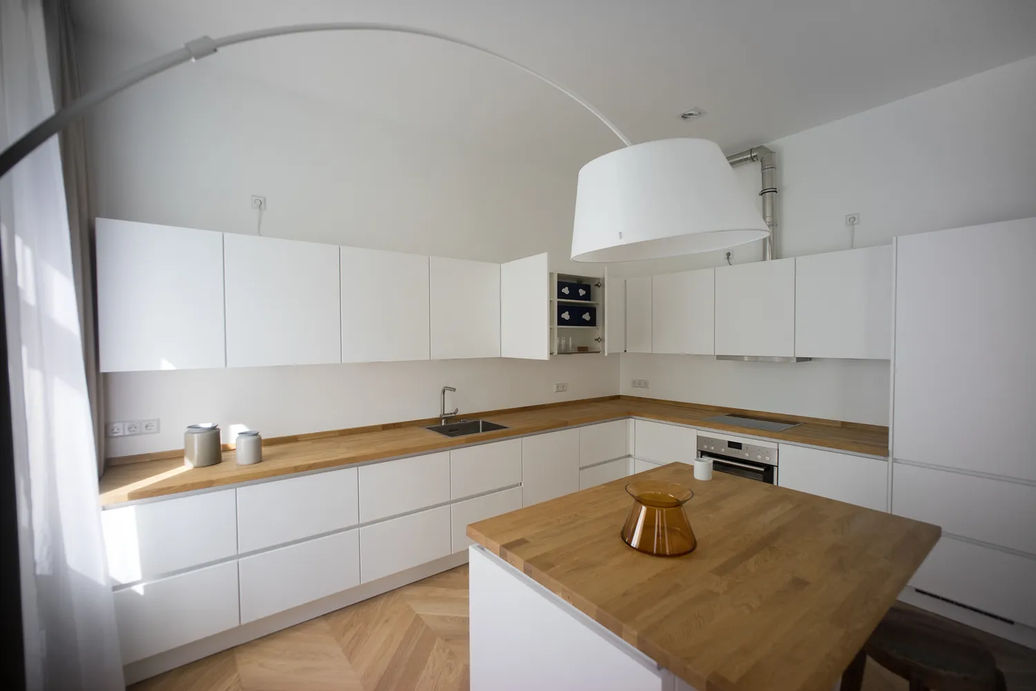 4 Zimmer Wohnung mit 130 m² in Berlin – Bild 3