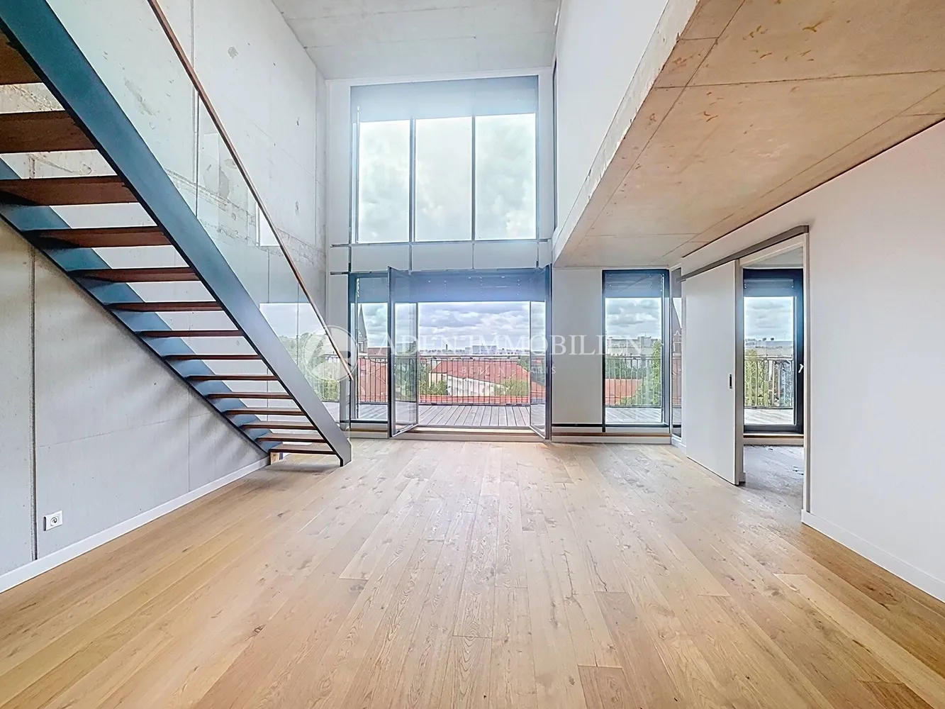 4 Zimmer Wohnung mit 144 m² in Berlin – Bild 1