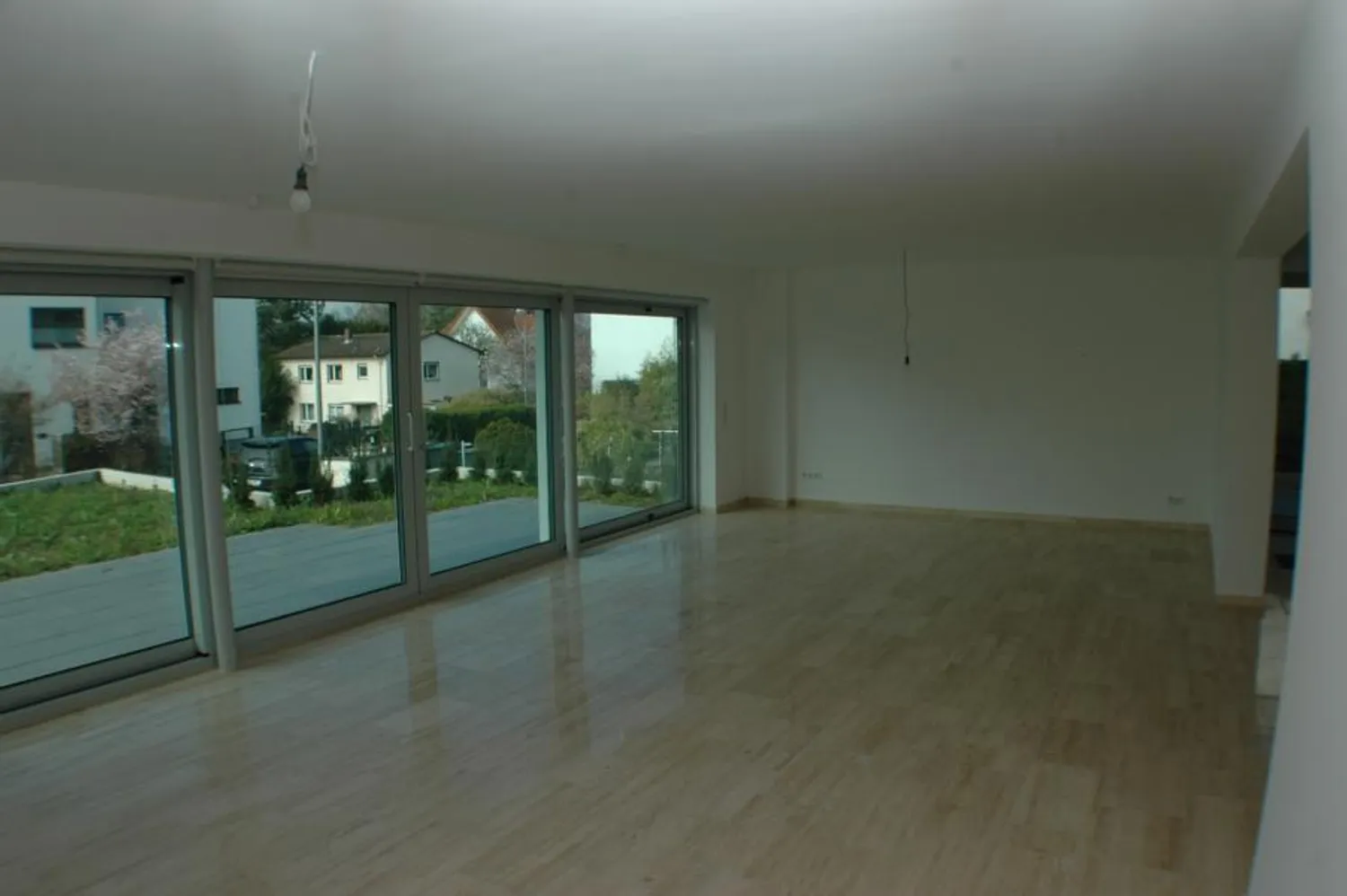 2 Zimmer Wohnung mit 110 m² in Wiesbaden – Bild 2