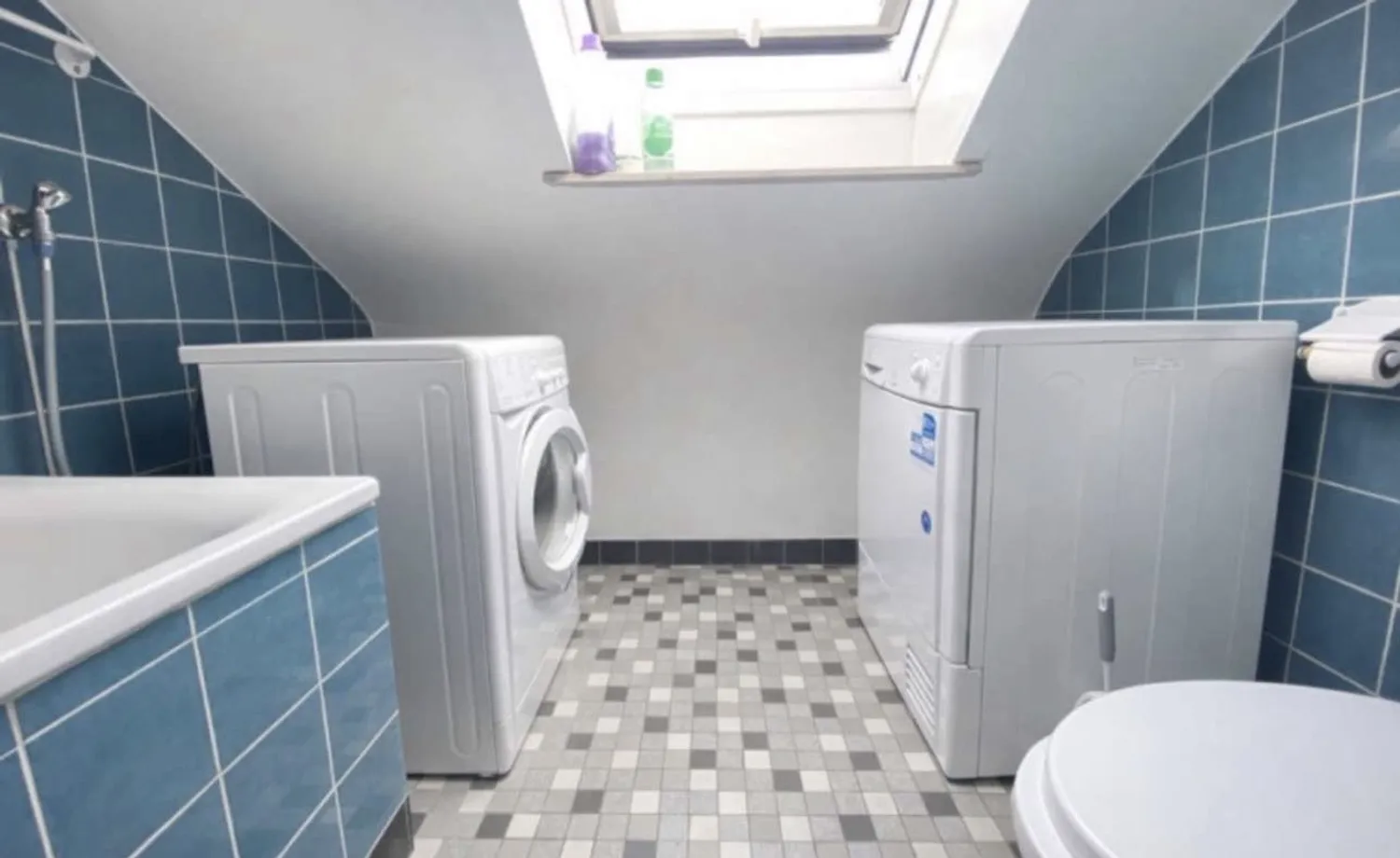 6 Zimmer Wohnung mit 100 m² in Stuttgart – Bild 4