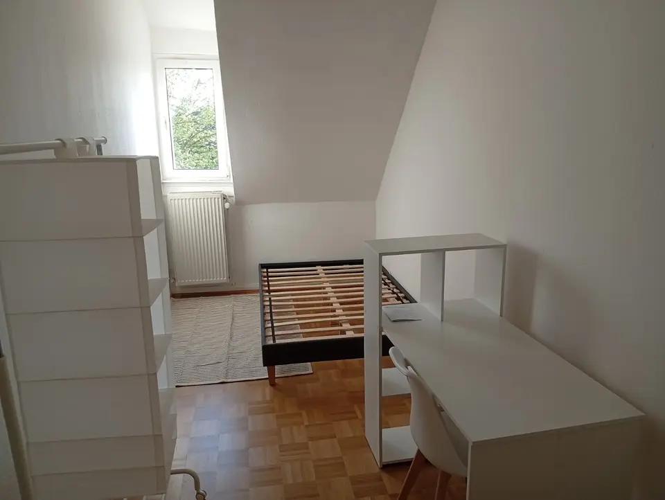 WG-Zimmer mit 14 m² in Frankfurt am Main – Bild 1