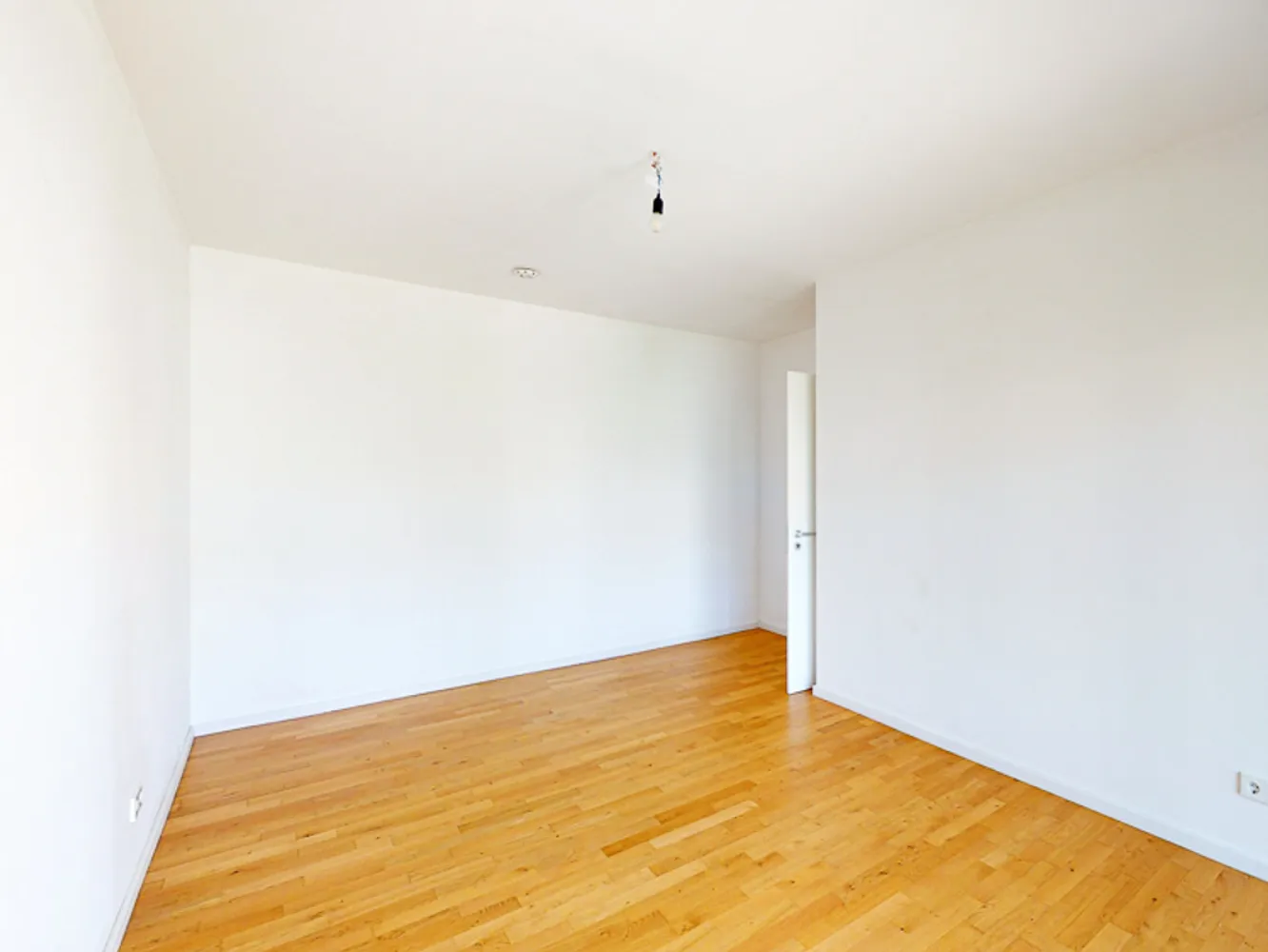3 Zimmer Wohnung mit 93 m² in Frankfurt am Main – Bild 2