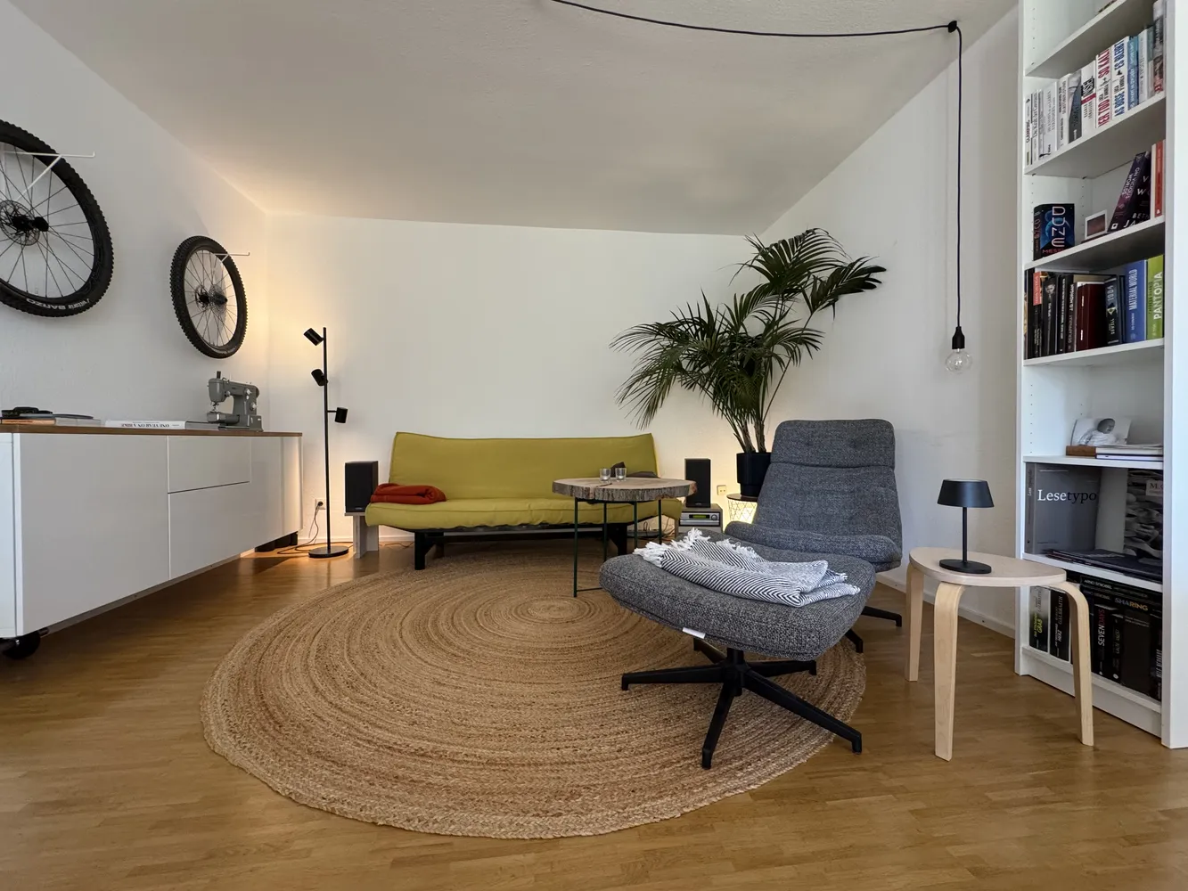 2 Zimmer Wohnung mit 49 m² in Karlsruhe – Bild 1
