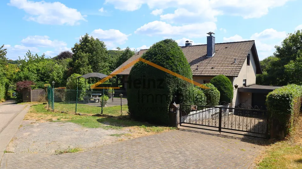 8 Zimmer Haus mit 288 m² in Bergisch Gladbach – Bild 1