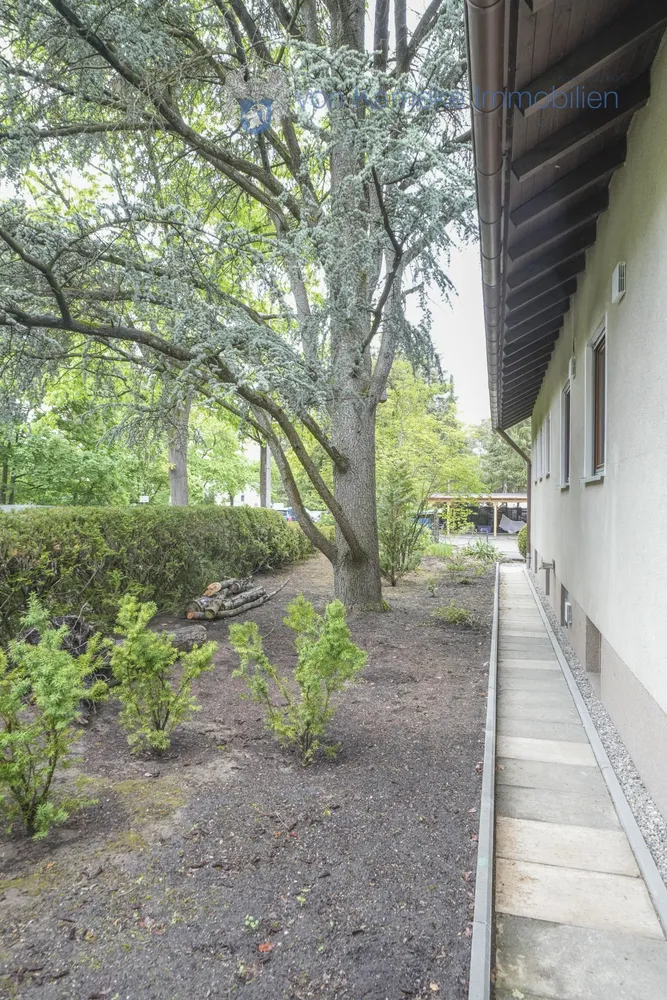 6 Zimmer Haus mit 213 m² in Erlangen – Bild 1