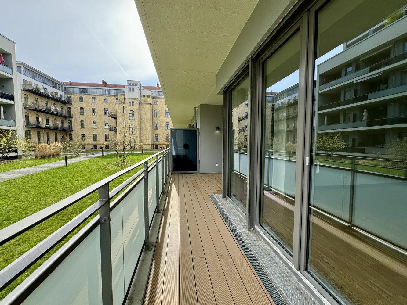 2 Zimmer Wohnung mit 68 m² in Berlin – Bild 1